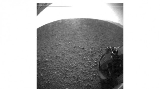 Una de las primeras imágenes enviadas por el Curiosity (NASA)